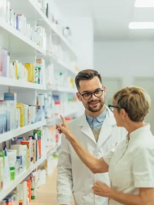 Medical-Store-Photos-Download-Free-High-Quality-Pictures-_-Freepik medicamentos